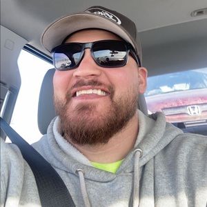 Meet your Posher, Louis